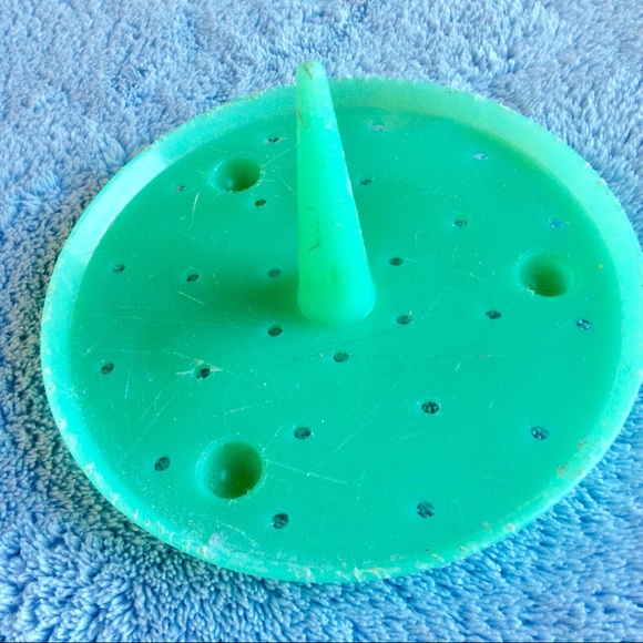 Tupperware Other - Vintage Tupperware Spike - Crisp-It Lettuce Keeper